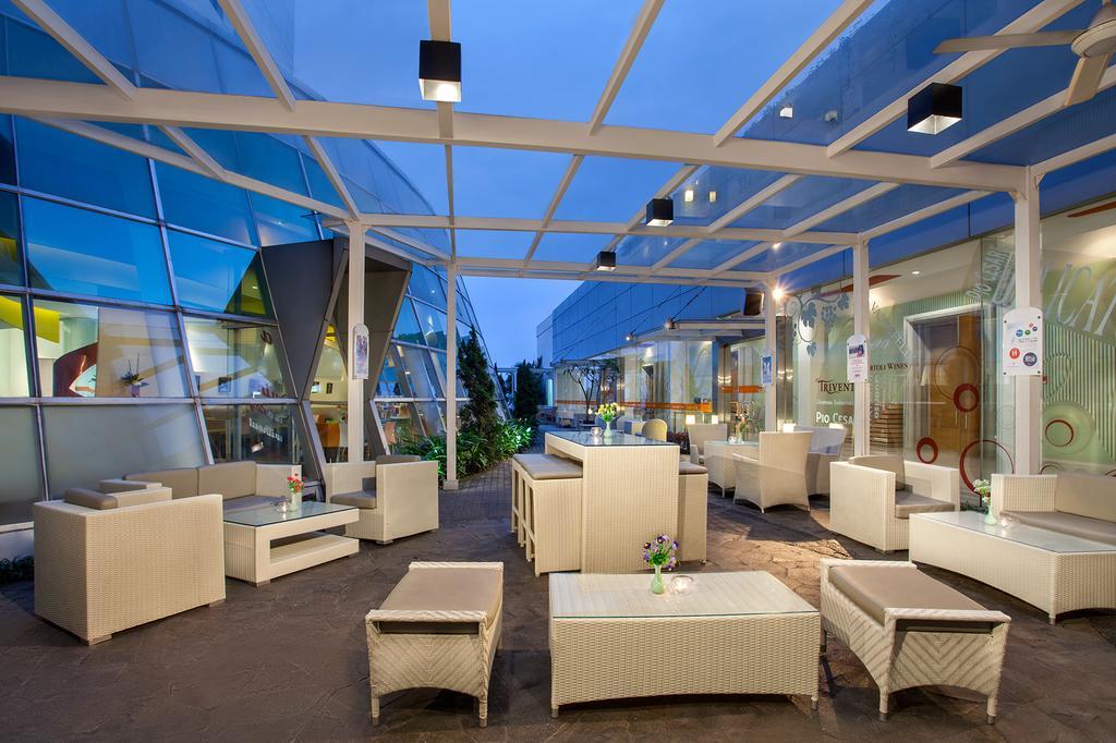 Harris Hotel & Convention Festival Citylink Bandung Exterior foto